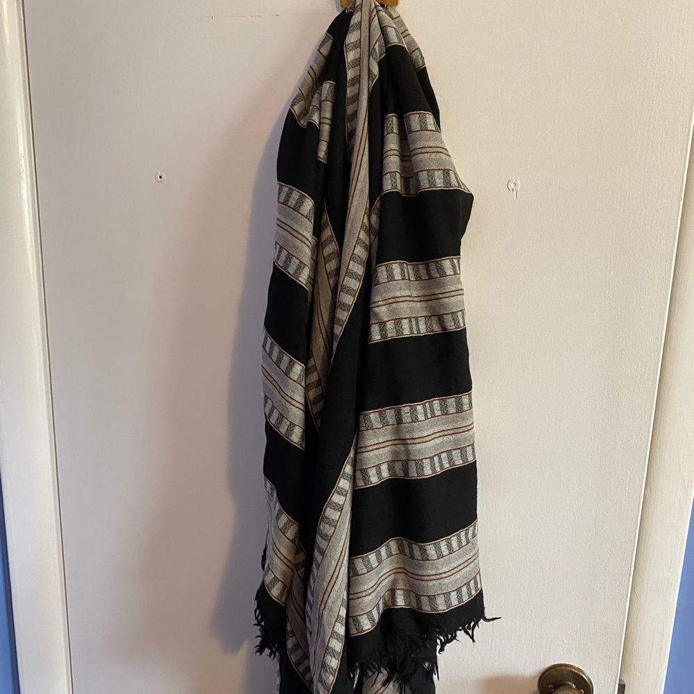 Aritzia wilfred wool blanket scarf